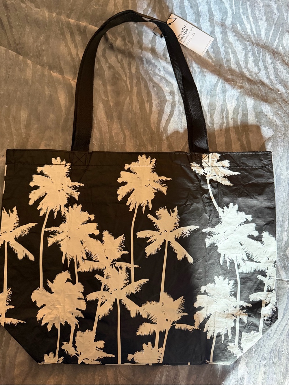 NWT Aloha Collection Coco Palms Reversible Tote - White/Black